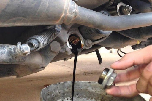 Bao nhiêu km nên thay nhớt xe máy?