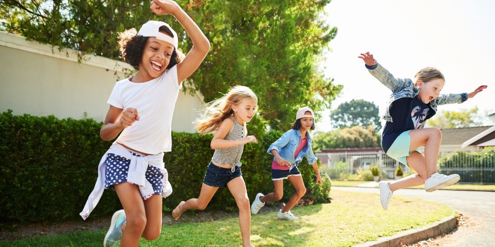 Tắm nắng sai cách và tác hại khôn lường đến làn da của trẻ em