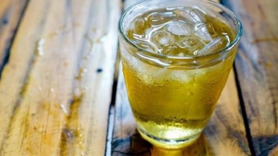 Lý do nên và không nên uống trà đá