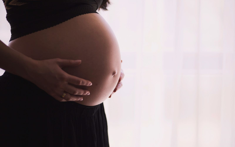 Vòng ba lớn có giúp phụ nữ dễ sinh thường hơn hay không?