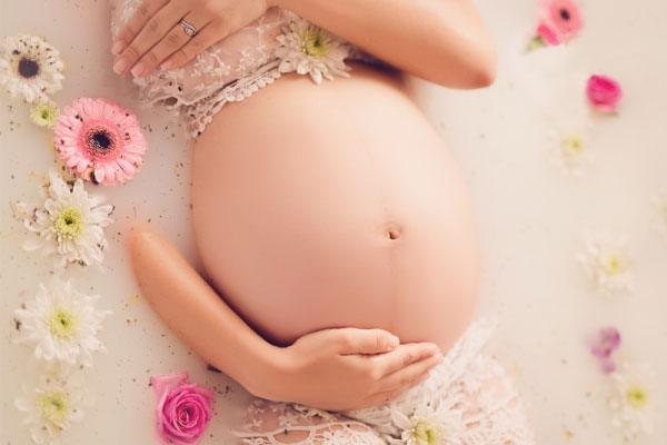 Vòng ba lớn có giúp phụ nữ dễ sinh thường hơn hay không?